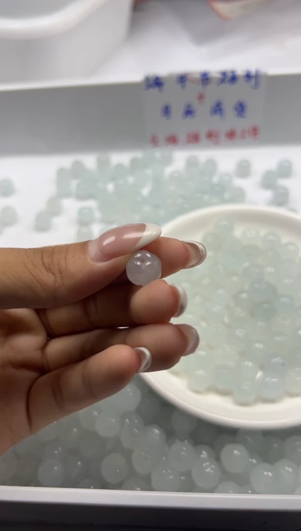 玛瑙/玉髓颈饰未镶嵌w2865冰川蓝莲花珠10mm*15颗