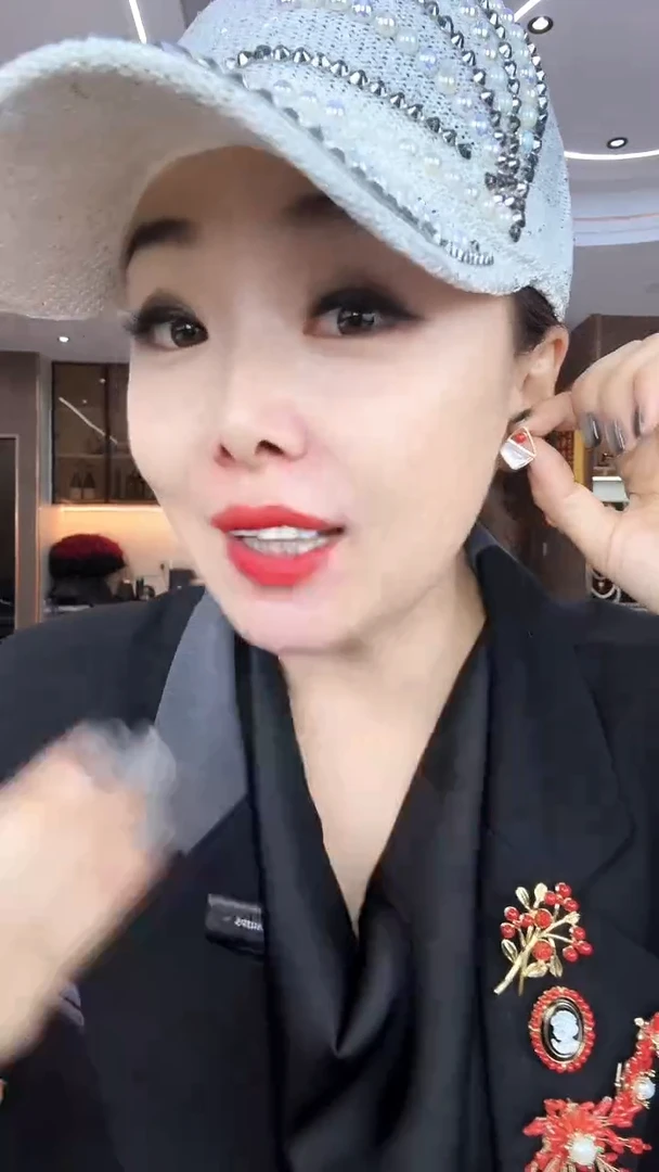 中国红小珠子 贝贝 耳钉