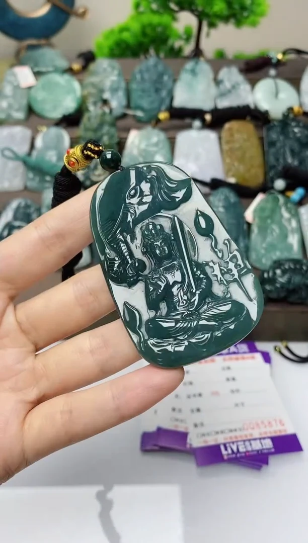 翡翠未镶嵌颈饰