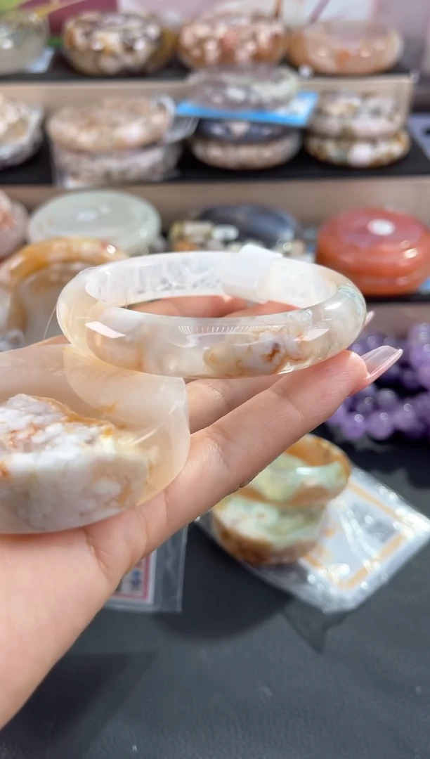 未镶嵌手镯石英质玉57