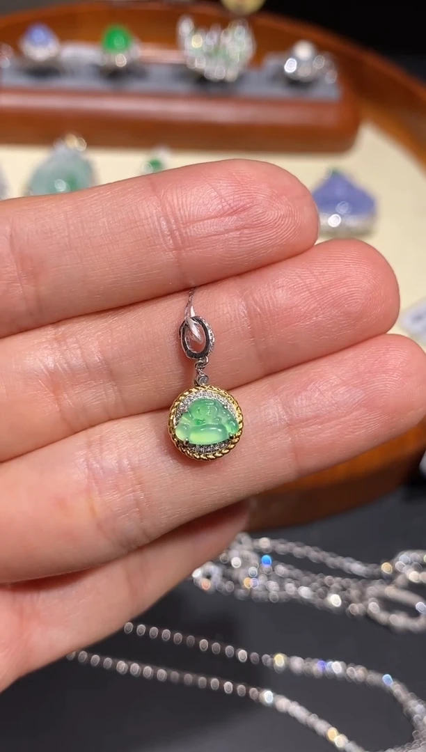 【闪购商品】翡翠颈饰18K金镶嵌吊坠