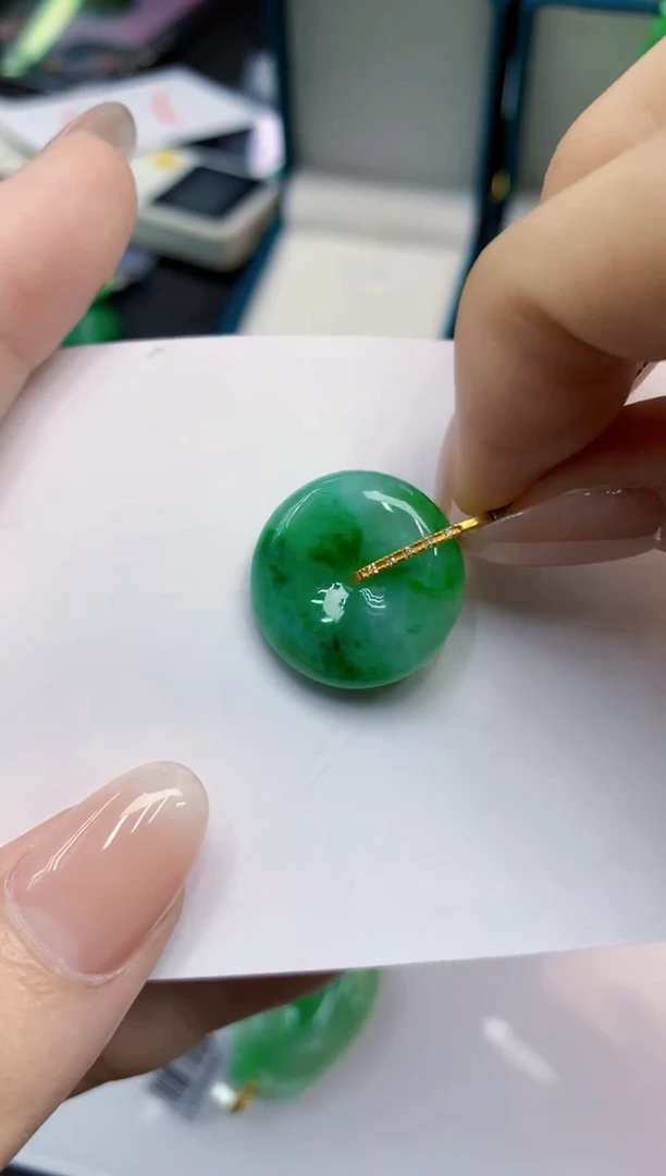 翡翠18K金镶嵌吊坠(不含链)1