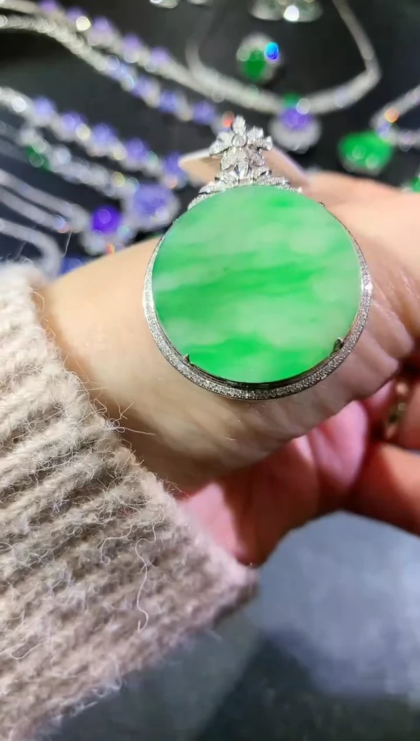 【闪购商品】翡翠吊坠(不含链)18K金镶嵌29-圆牌