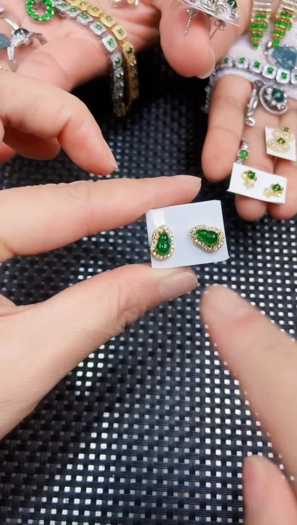 【闪购商品】翡翠耳饰未镶嵌111111111