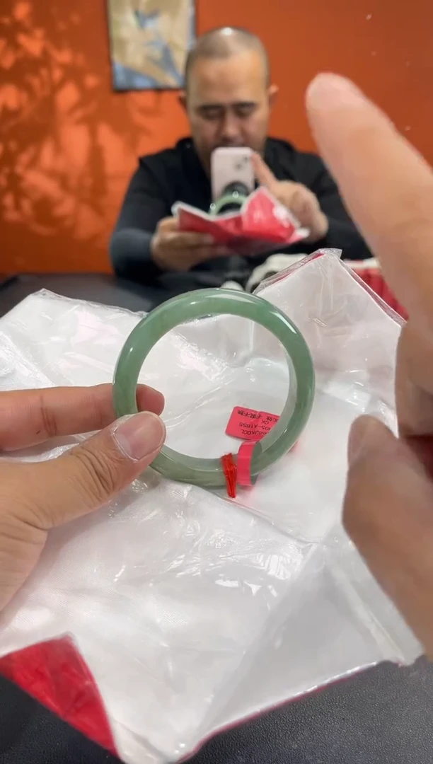 未镶嵌手镯翡翠15