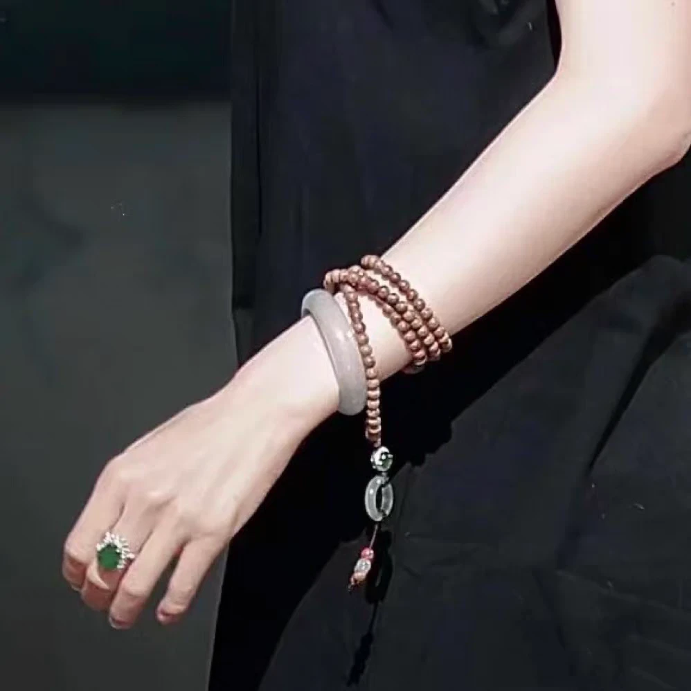 29手镯时尚冰透测美人镯白手镯女款白色绿色时尚冰透美人镯白手镯