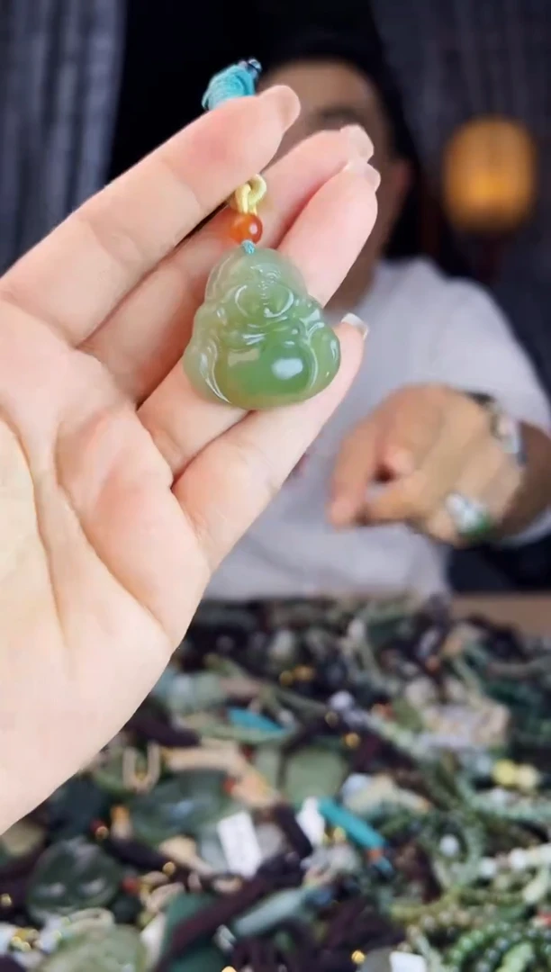 未镶嵌和田玉挂件1