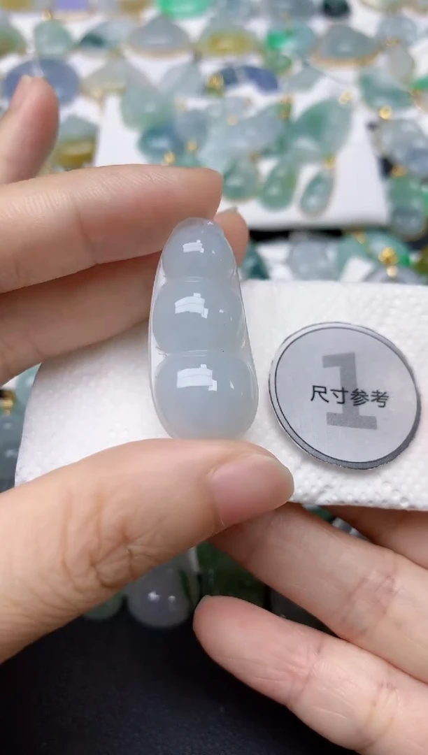 翡翠未镶嵌颈饰天然缅甸A货翡翠