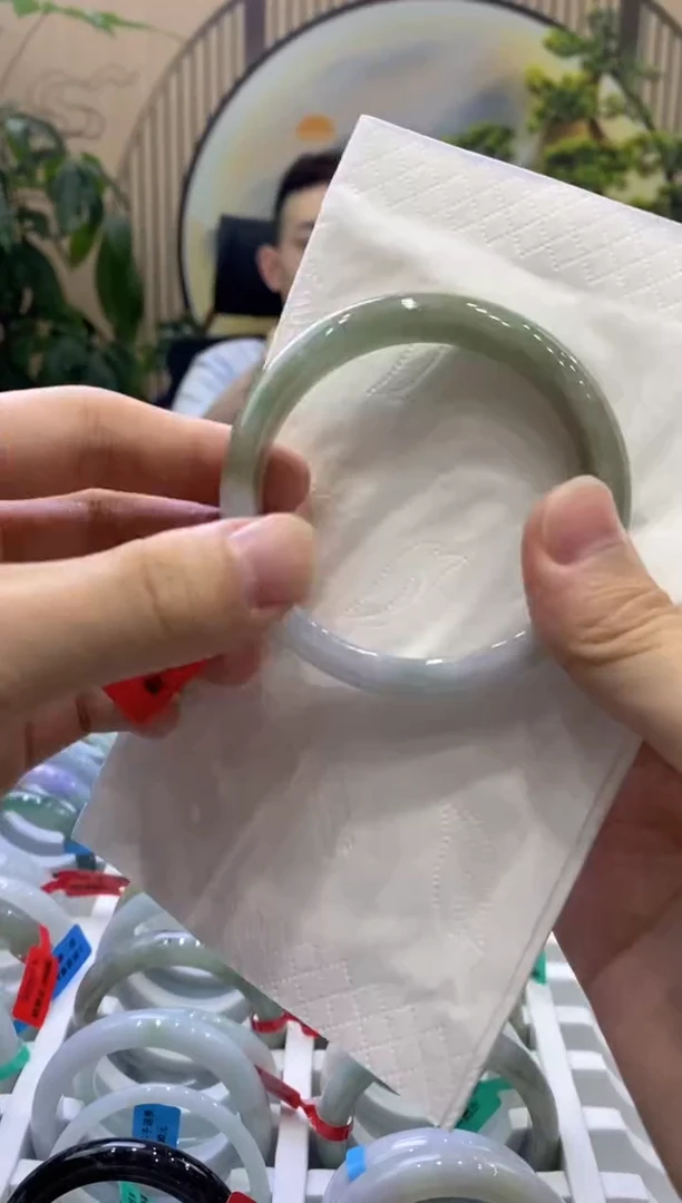 翡翠手镯未镶嵌0000009935