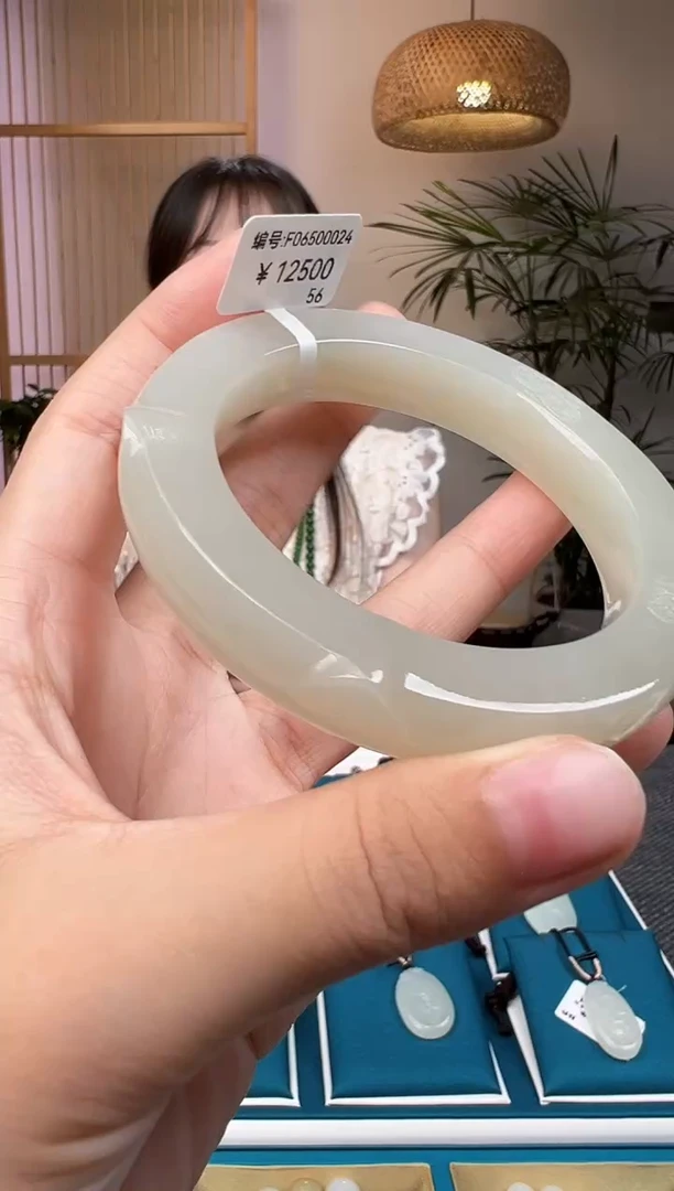 和田玉手镯未镶嵌54F