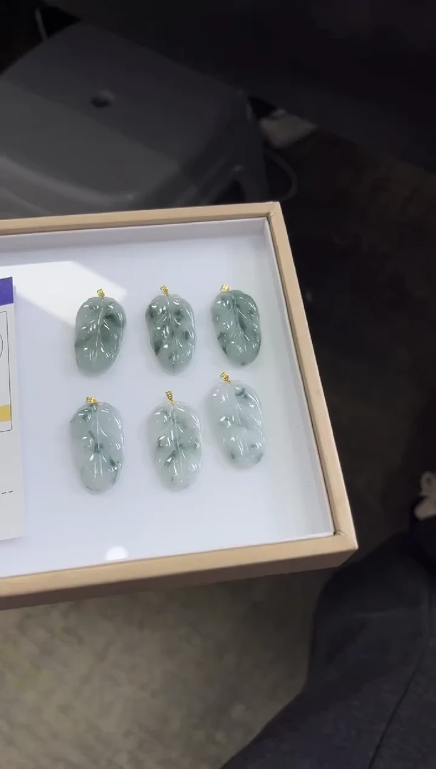 颈饰18K金镶嵌翡翠T151/多样性发一件/配绳子