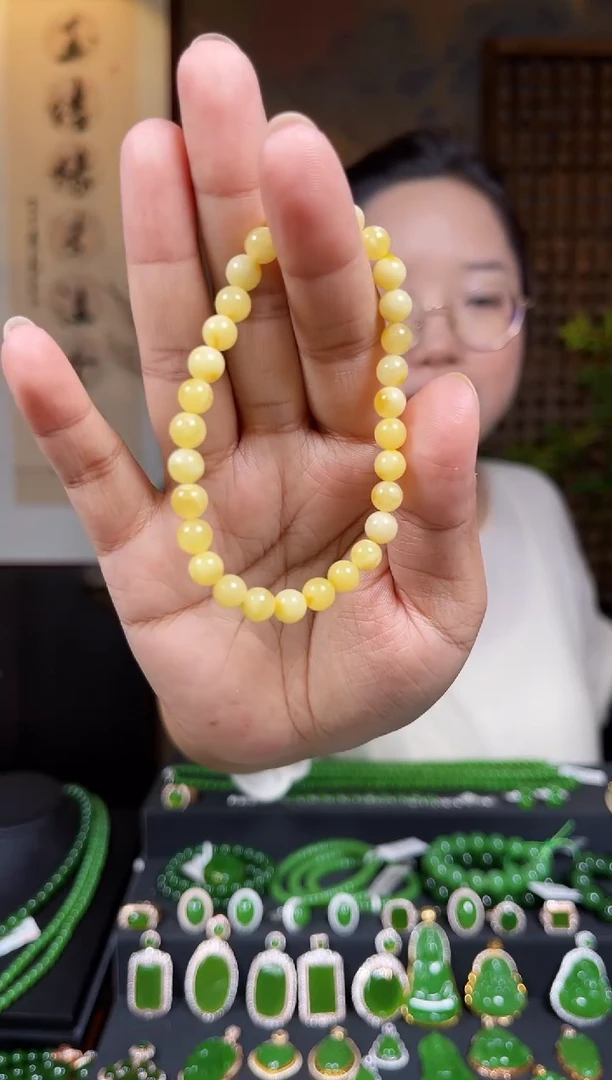 未镶嵌颈饰蜜蜡婕**?蜜蜡单圈手串