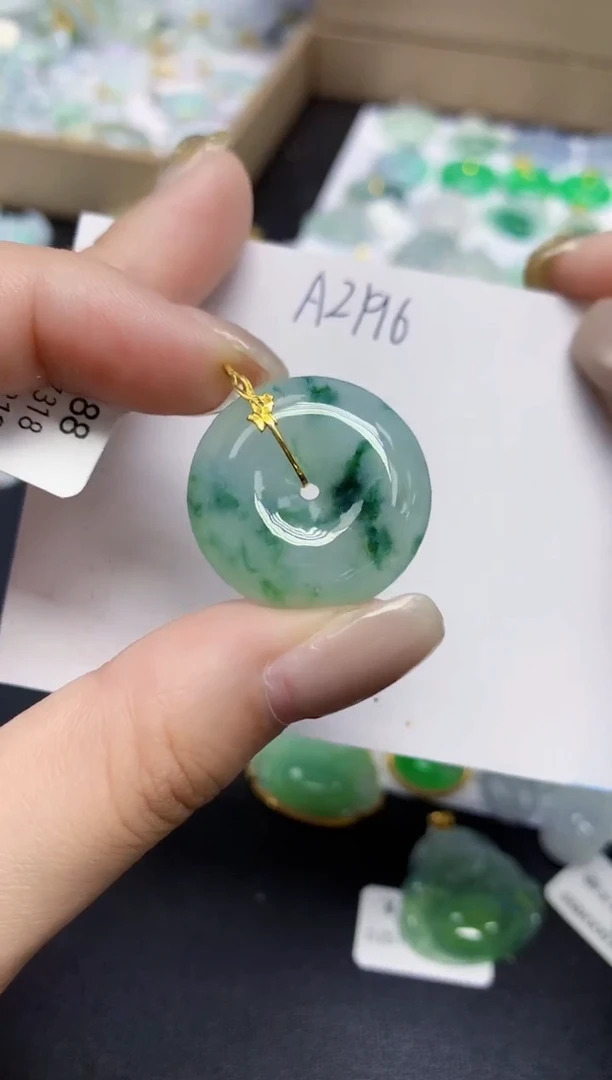 颈饰18K金镶嵌翡翠天然缅甸翡翠A货翡翠百元以上9元证书费自理