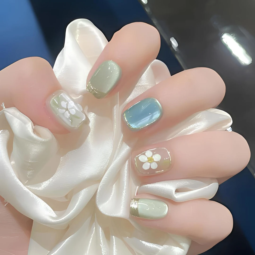 国风晕染短款豆豆美甲高级感清新蓝色猫眼纯手工穿戴甲显白可拆卸