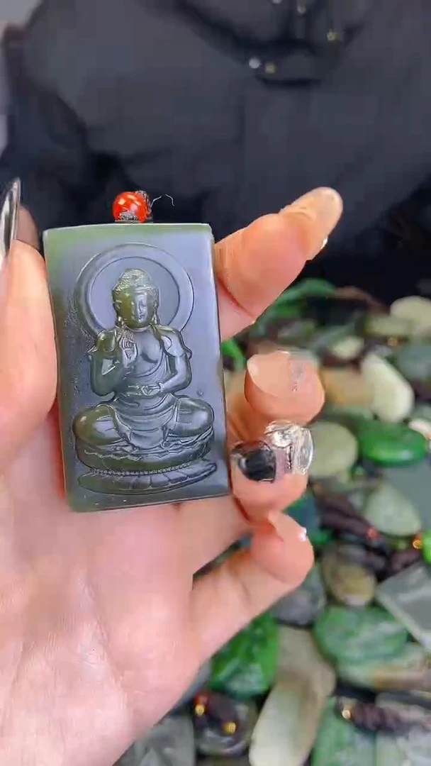 颈饰未镶嵌和田玉1