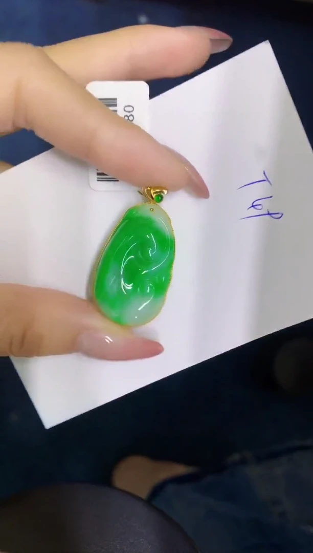 翡翠18K金镶嵌颈饰缅甸天然翡翠A货