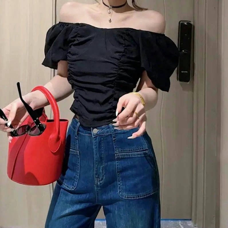 设计感打皱可拉一字肩短款上衣女2025新款夏季时尚露肩纯色小衫