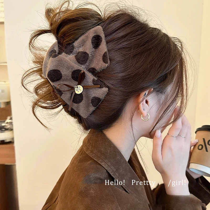 法式毛绒波点蝴蝶结三角抓夹女高级感半扎发发夹后脑勺盘发鲨鱼夹