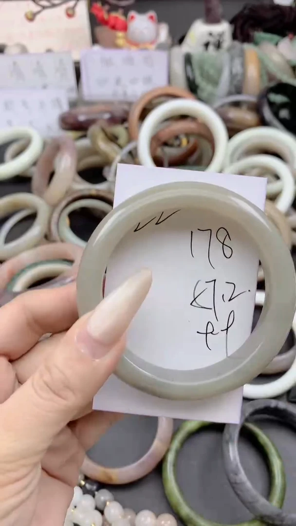 未镶嵌手镯石英质玉178