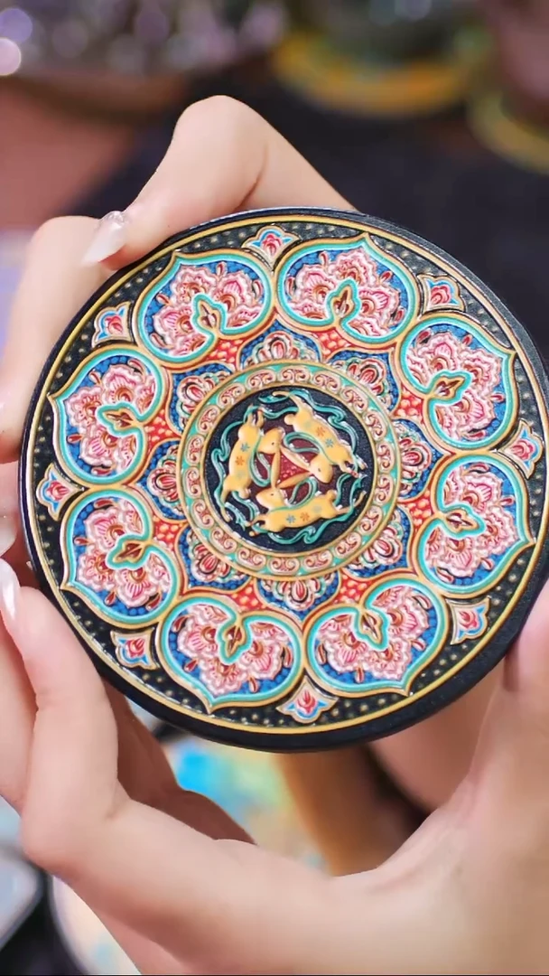 壹藏贰宝三兔图案杯垫一片