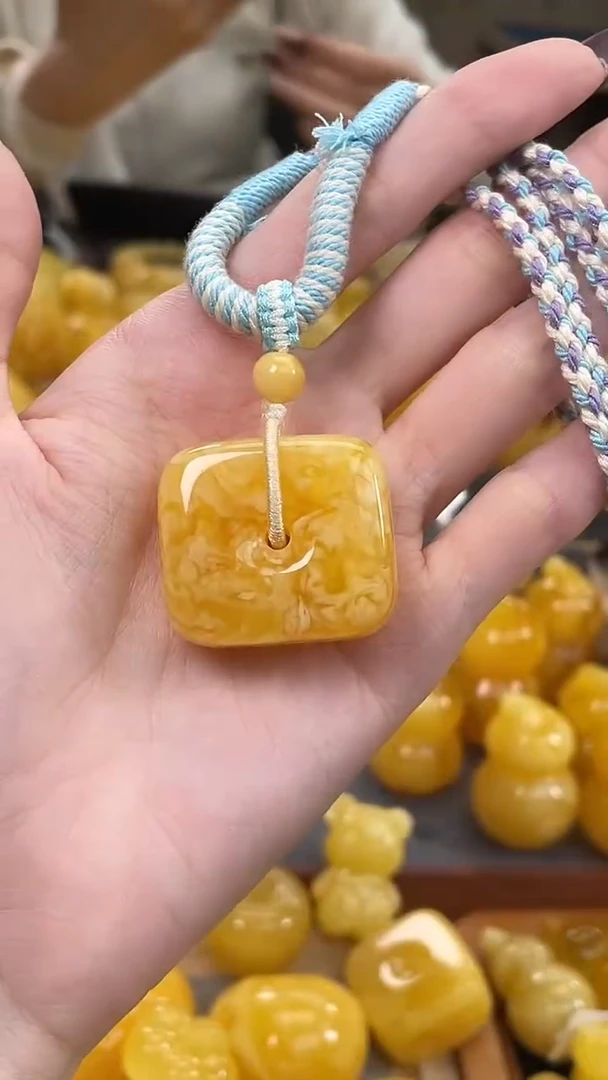 裸石琥珀未镶嵌j47