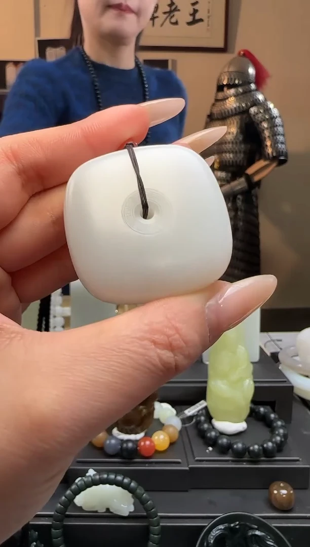 【闪购商品】和田玉玉琮未镶嵌吊坠