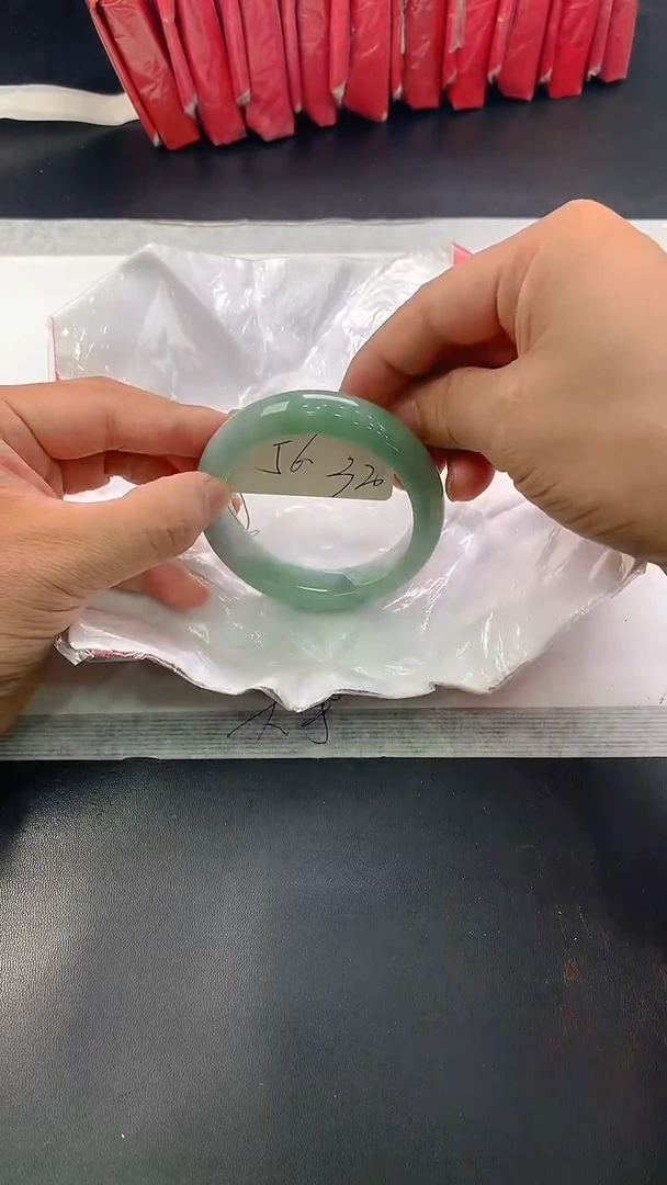 翡翠手镯未镶嵌137