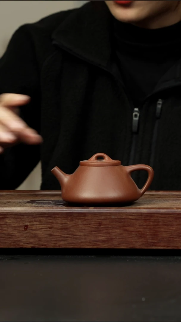 茶壶紫砂红降坡 子冶石瓢 李淑芬