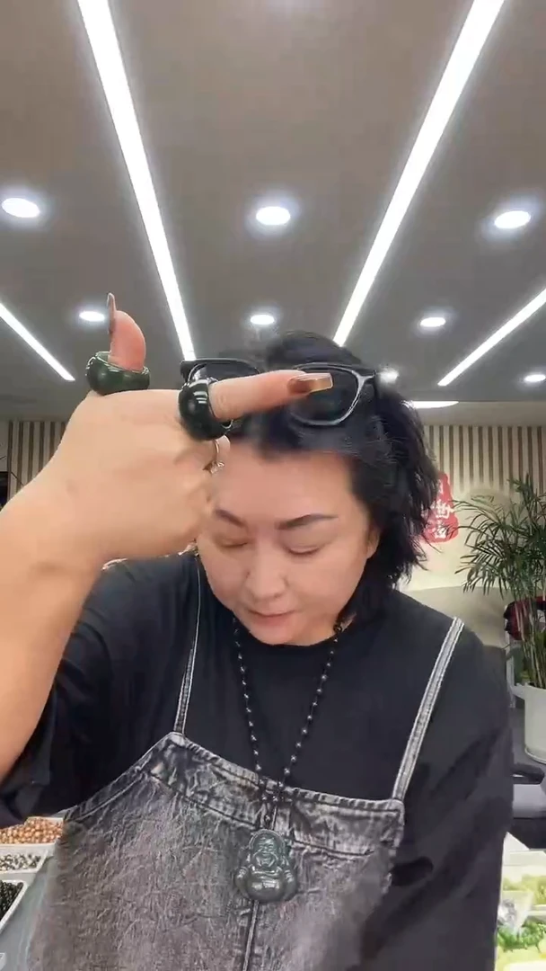 未镶嵌戒圈和田玉戒子