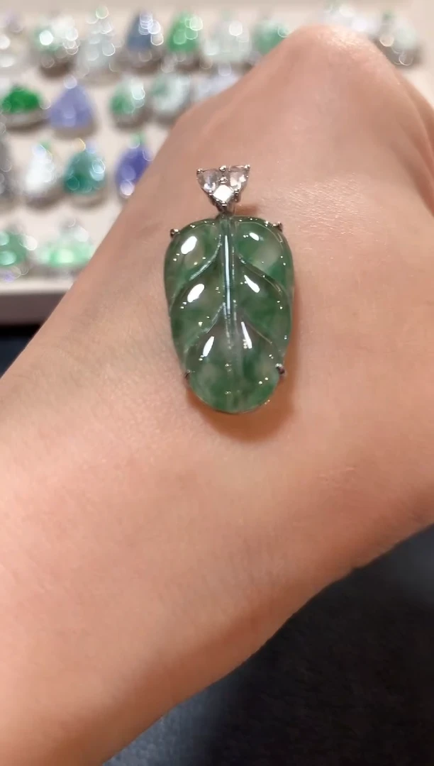 吊坠(不含链)18K金镶嵌翡翠z35