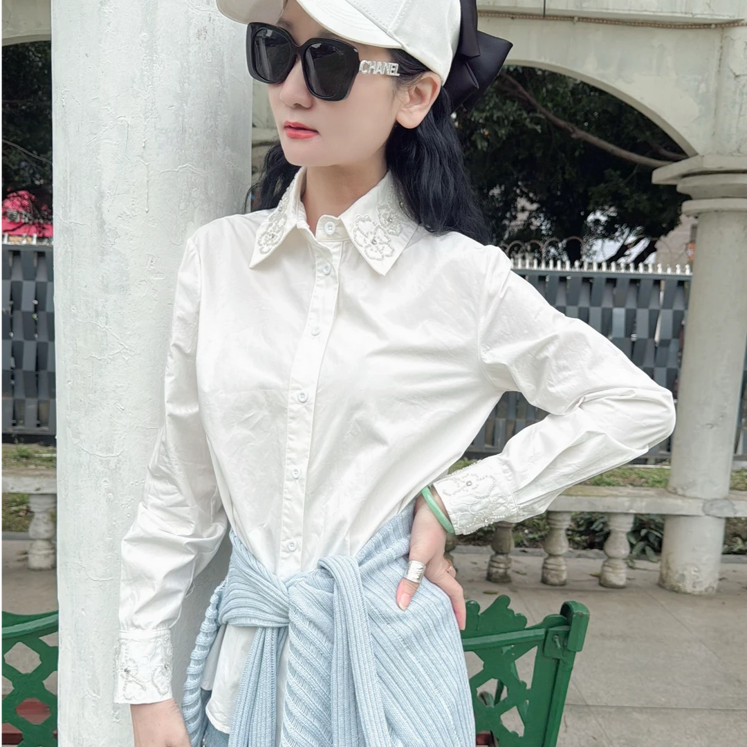 M51A032慕之淇春季复古法式精致刺绣钉珠花朵长袖棉上衣