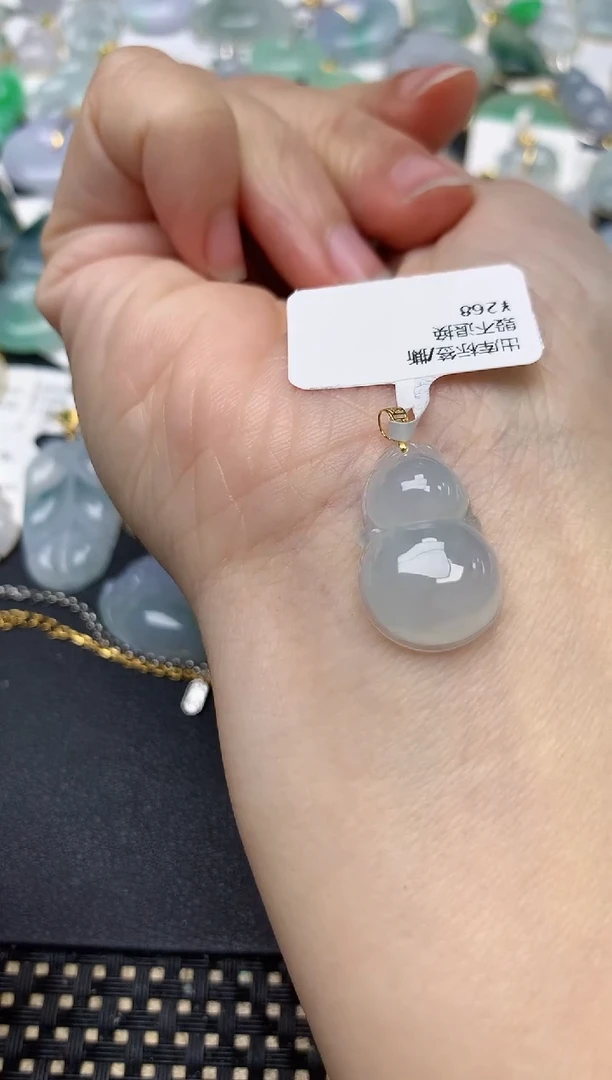 颈饰18K金镶嵌翡翠天然缅甸A货翡翠