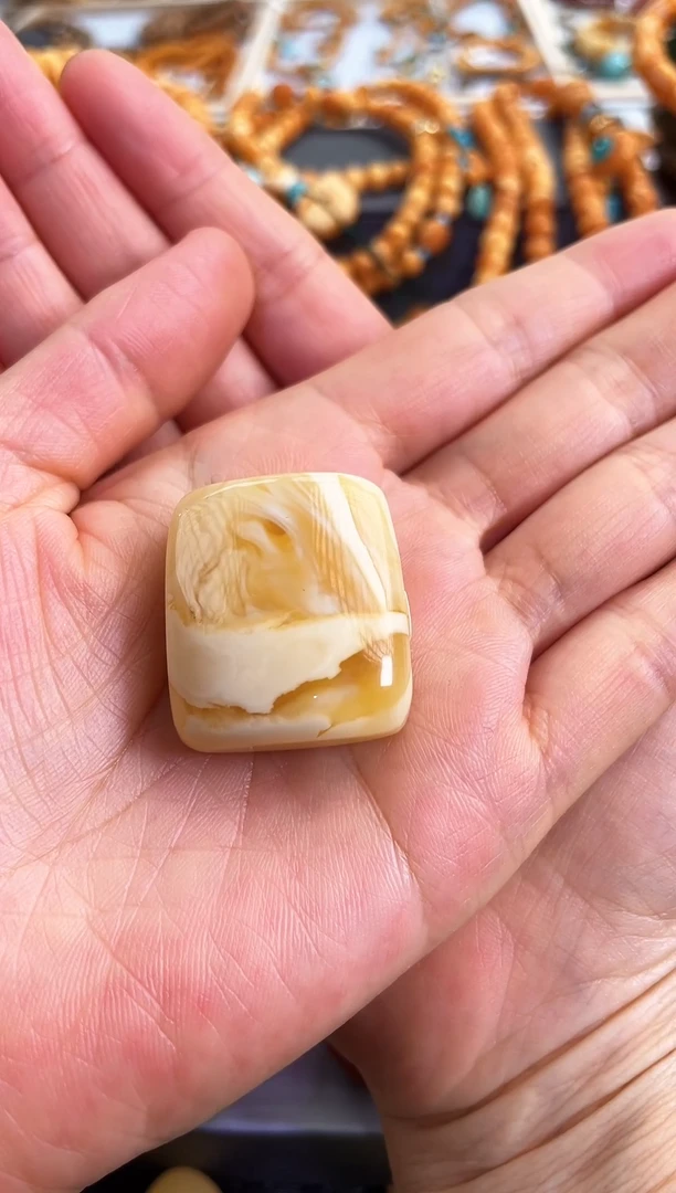 【闪购商品】琥珀颈饰未镶嵌方牌