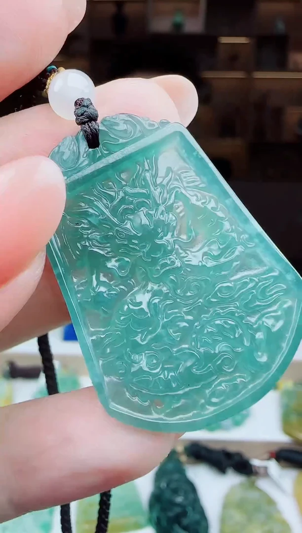 颈饰未镶嵌翡翠多样性发其一  龙牌   13.14