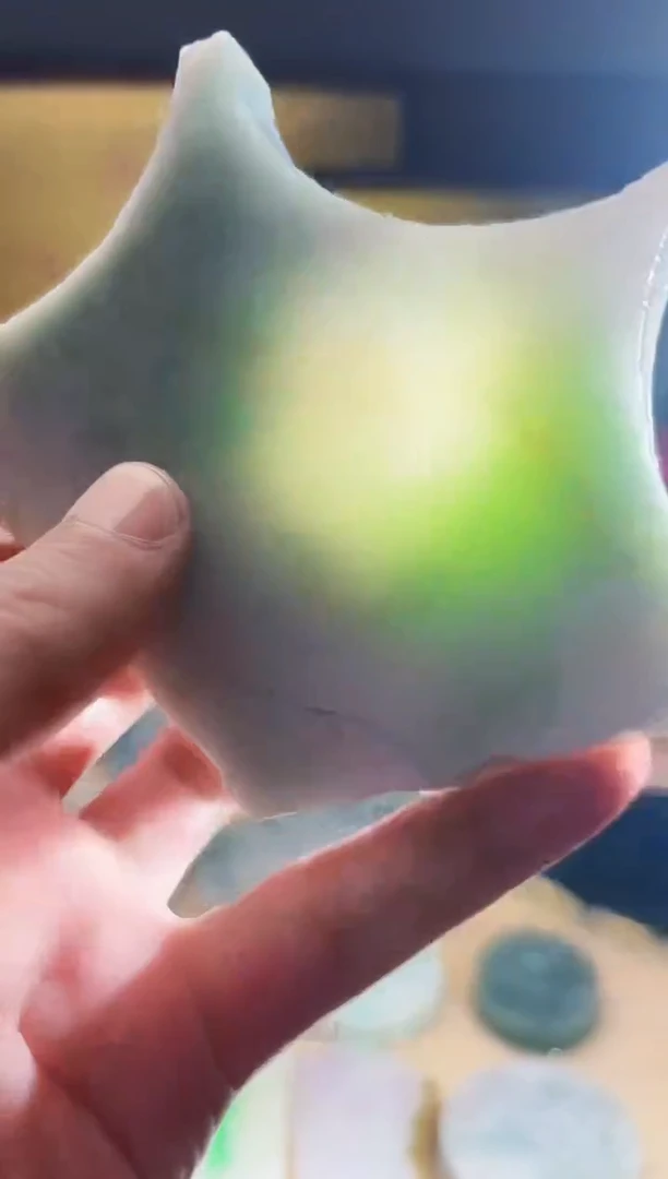 翡翠挂件未镶嵌A货张麦8166