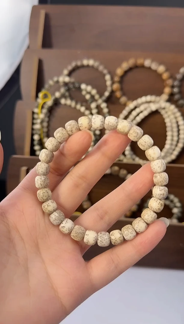 手串星月菩提骨瓷白2025