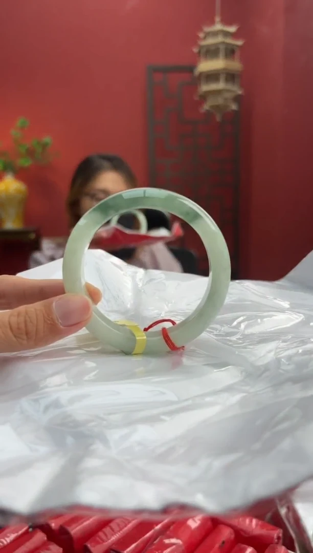 未镶嵌手镯翡翠翡翠手镯