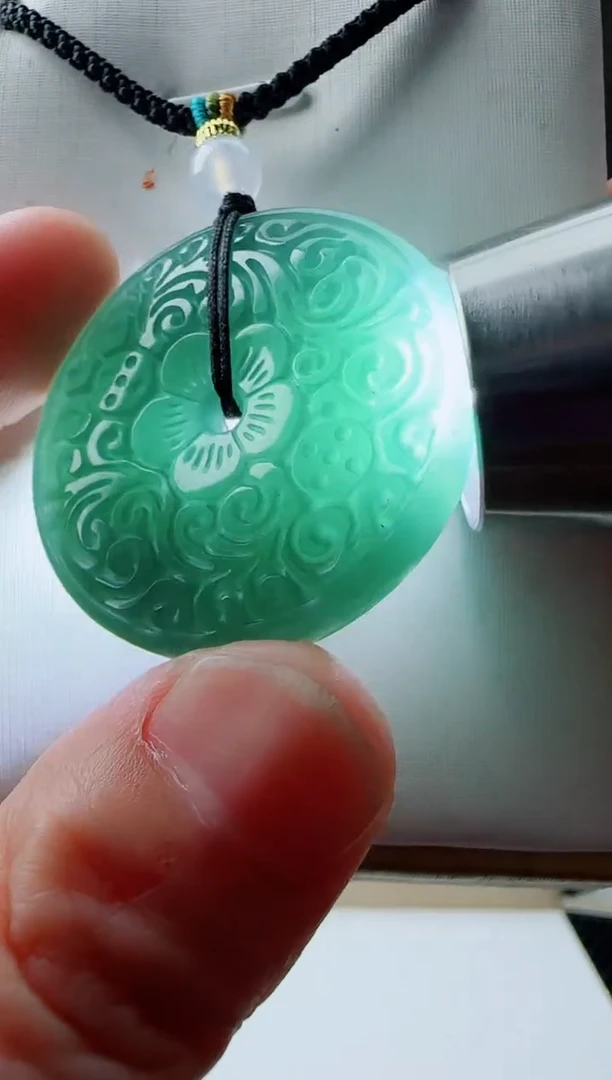 【闪购商品】翡翠颈饰未镶嵌花扣多样性随机发其一