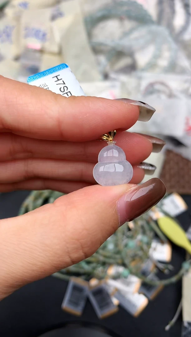 18K金镶嵌挂件翡翠—