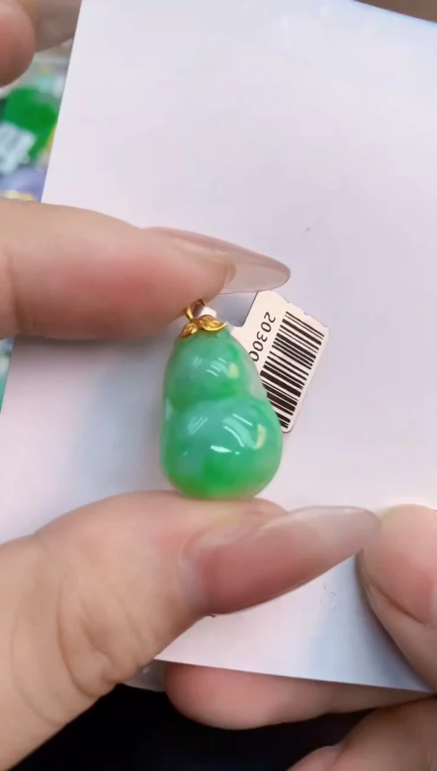 翡翠18K金镶嵌吊坠(不含链)1