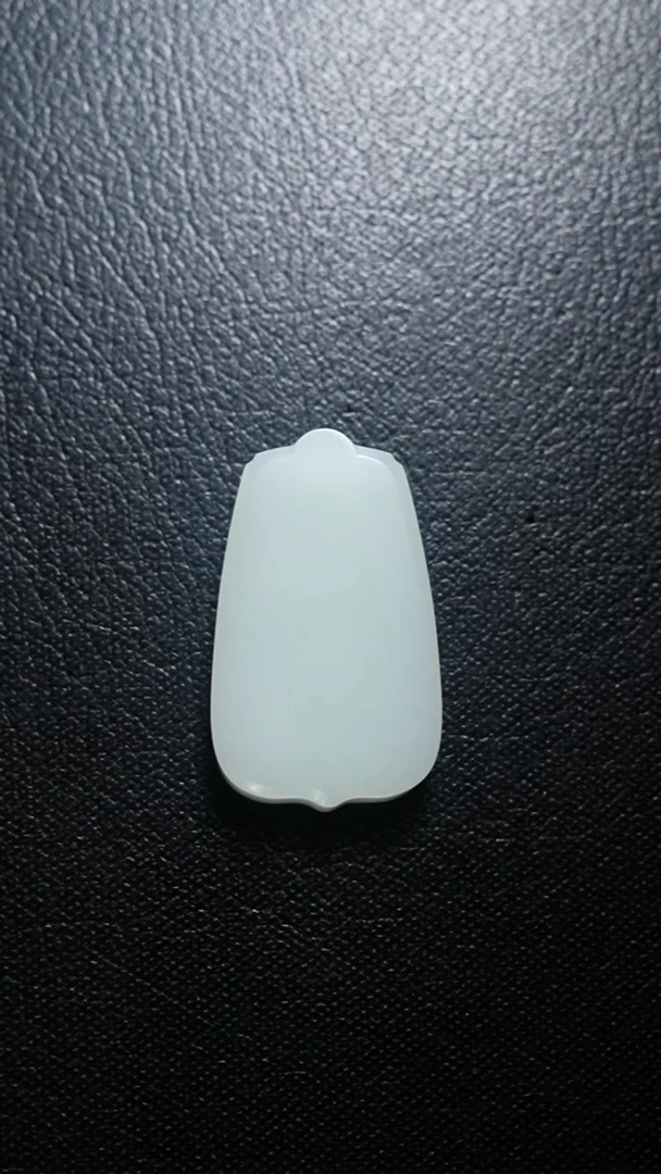 颈饰未镶嵌和田玉莲花瓣无事牌