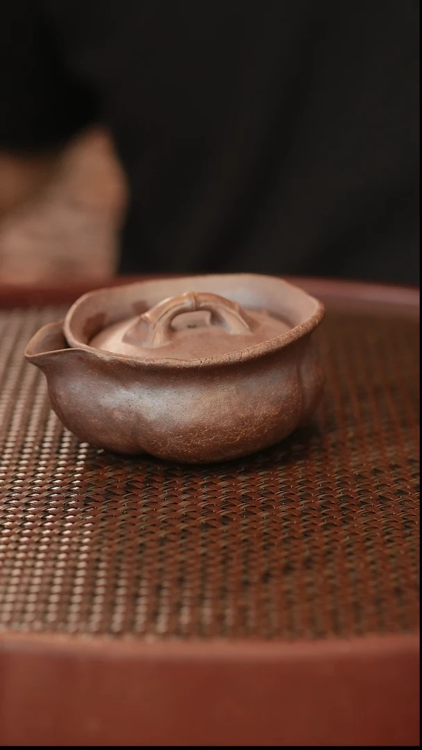 茶壶紫砂4号原矿手工制作