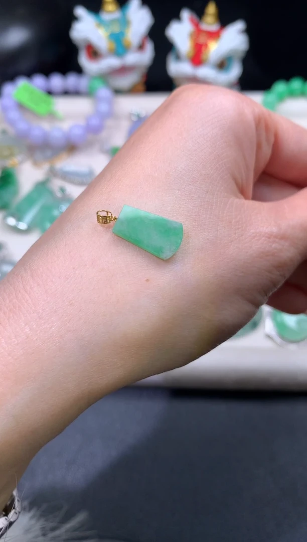 吊坠(不含链)18K金镶嵌翡翠翡翠