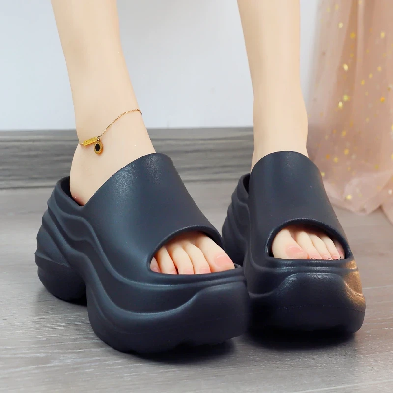 2025厚底增高户外时尚百搭休闲一字拖鞋女外穿夏季防滑沙滩凉拖鞋