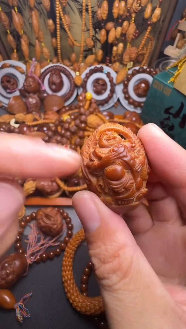 手串橄榄核童子弥勒一个