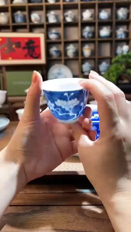 【闪购商品】90cc蓝地冰梅主人杯