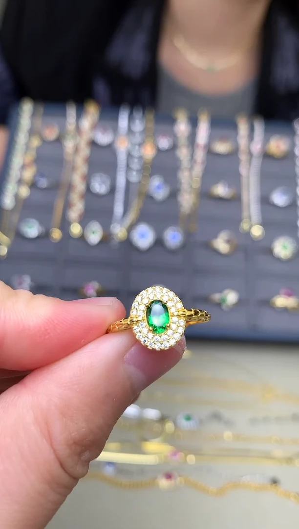 银S925镶嵌戒指石榴石（沙弗莱）戒指