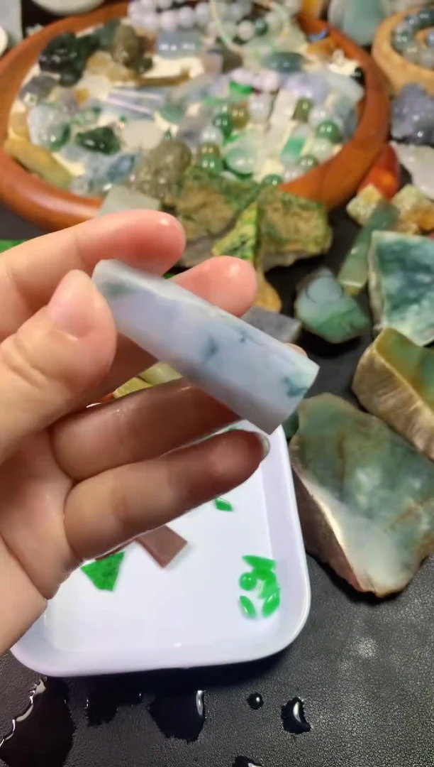 颈饰未镶嵌翡翠065天然翡翠