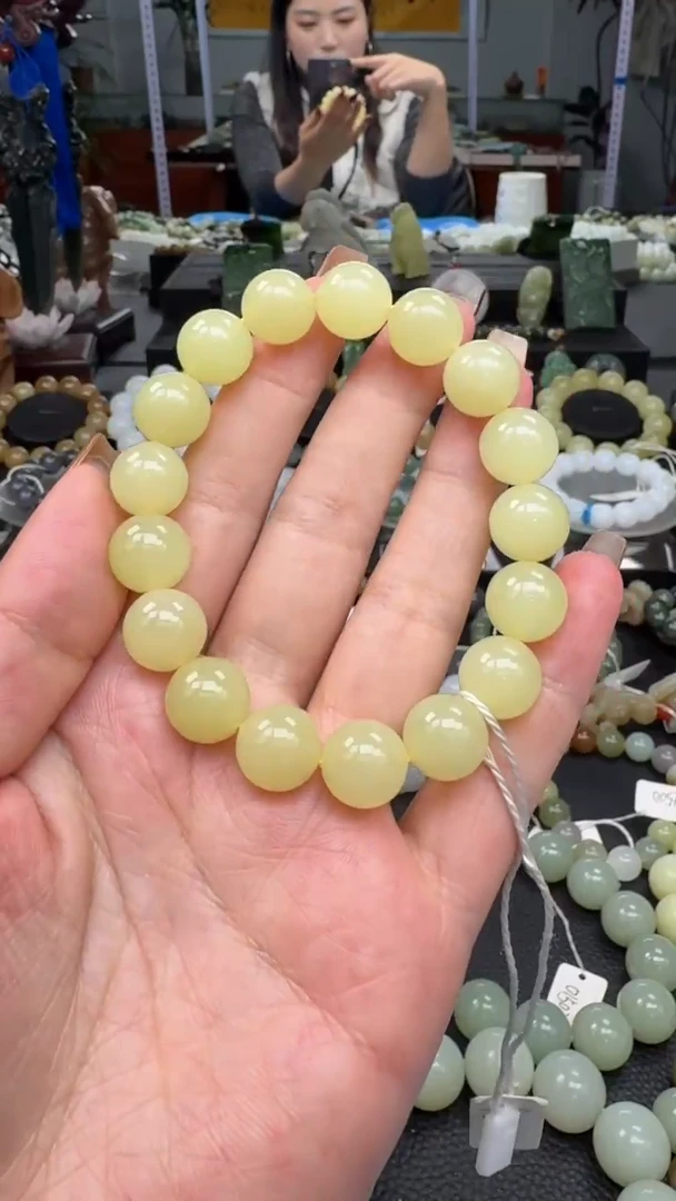 未镶嵌手链和田玉新疆若羌鸡油黄卡12