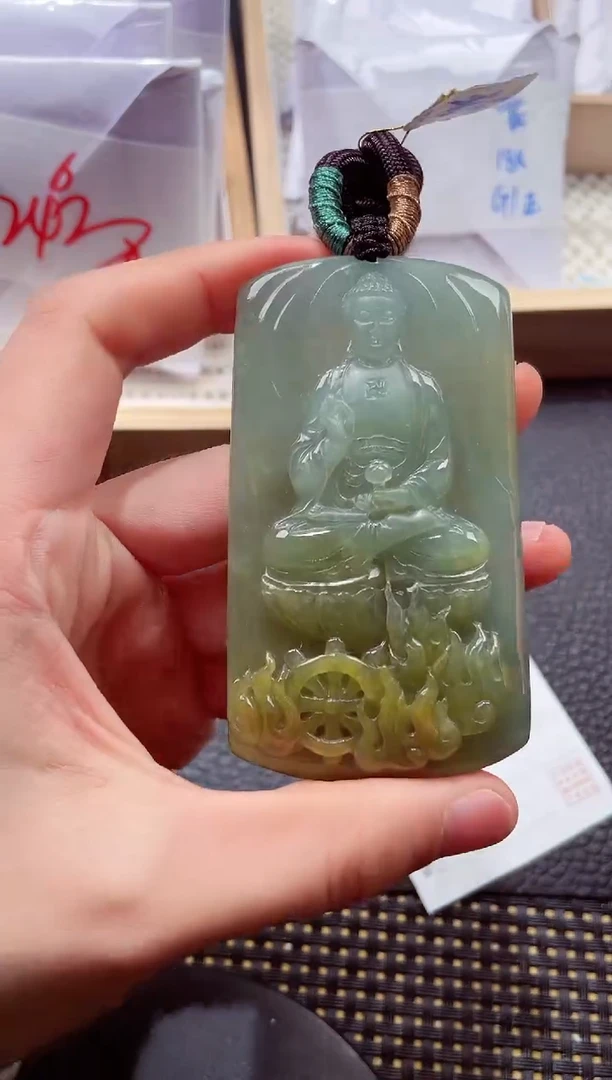 颈饰未镶嵌翡翠 000111